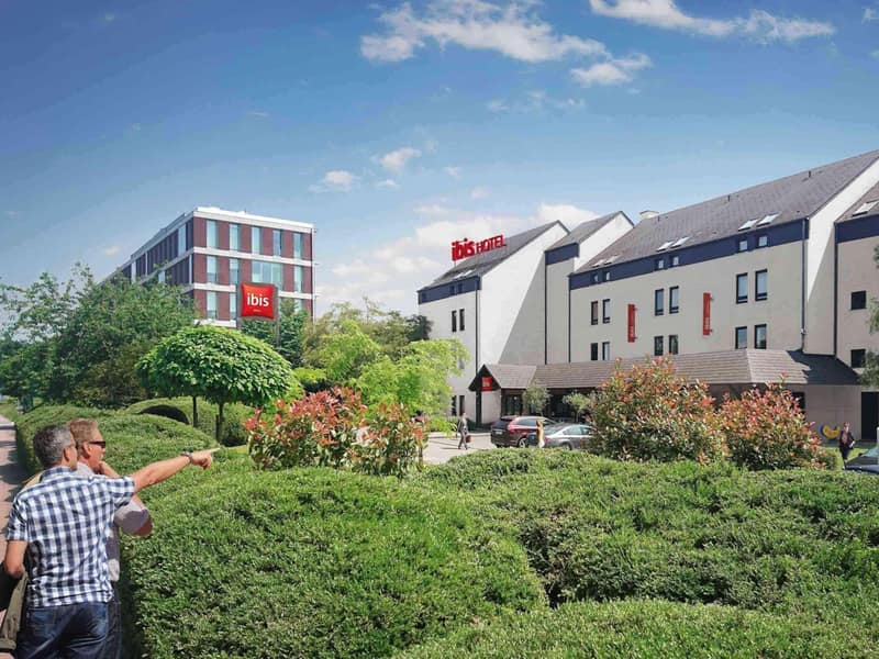 Ibis Brussels Erasmus — building