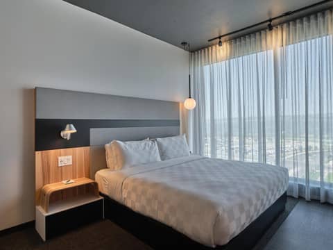 Alt Hotel Calgary University District — photo 3