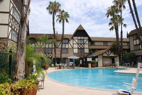 Anaheim Majestic Garden Hotel — photo 9
