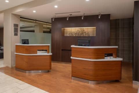 Courtyard by Marriott Portland Airport — recepcion & lobby