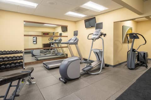 Courtyard by Marriott Portland Airport — activities & amenities