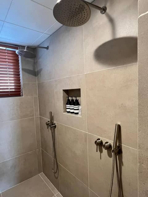 Poolvilla Gaon — bathroom