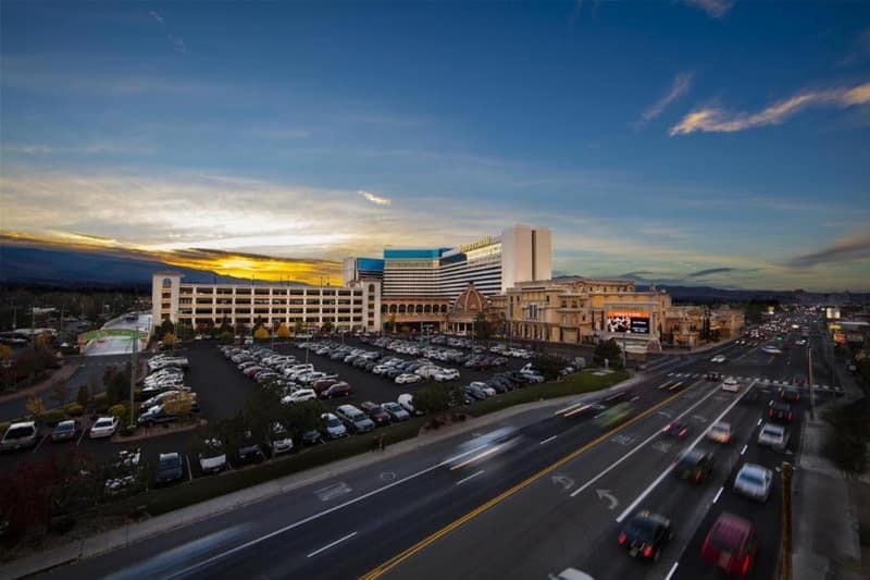 Peppermill Resort Spa Casino — building