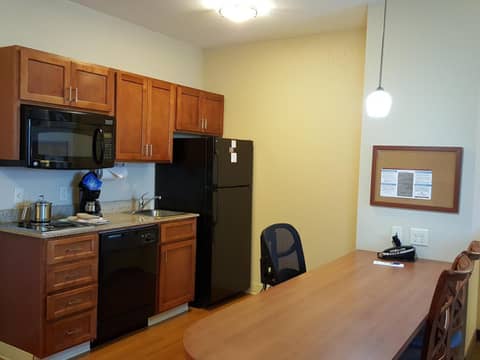 Candlewood Suites Portland Airport by IHG — photo 4
