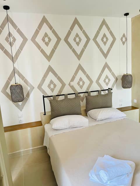 Atma Beach Rooms & Suites — bedroom