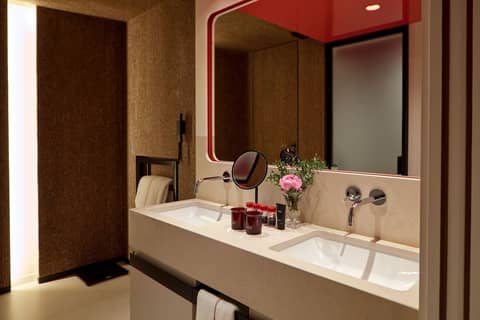 Experimental Marais — bathroom