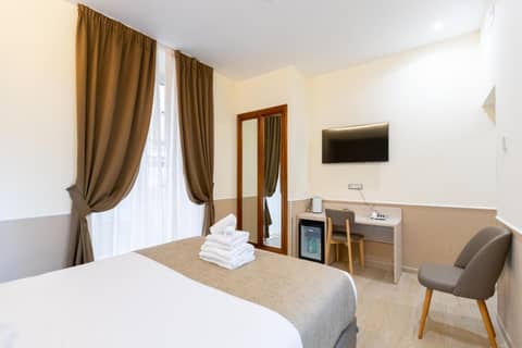 Hotel Maximus — hotel room