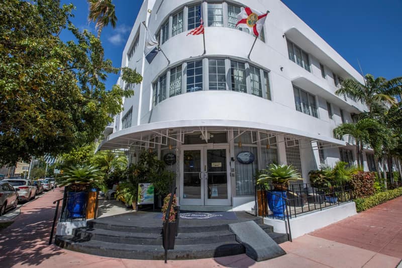 Riviera Suites — building