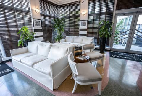 Riviera Suites — lounge