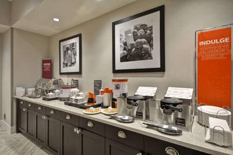 Hampton Inn Livonia Detroit — photo 3