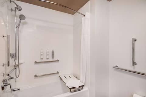 Hampton Inn Livonia Detroit — photo 7