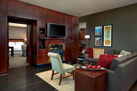 Sheraton Suites Calgary Eau Claire — photo 8