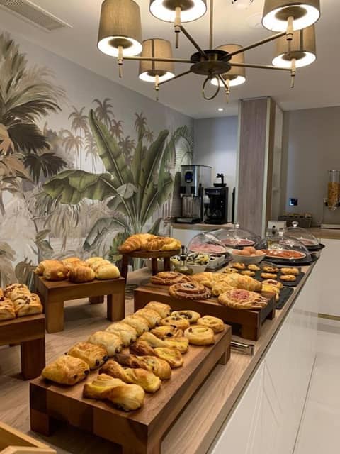 Merit Kensington Hotel — breakfast buffet
