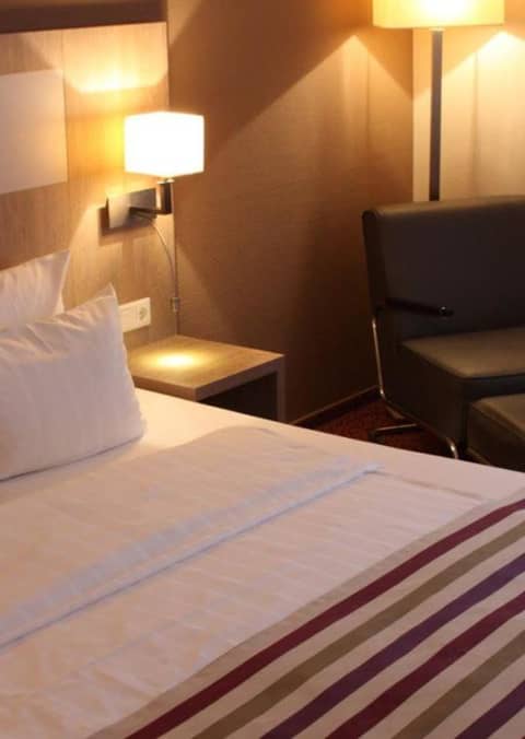Mercure Hotel Hamburg am Volkspark — hotel room
