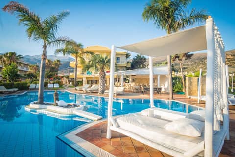 Parthenis Hotel & Suites — recepcion & lobby