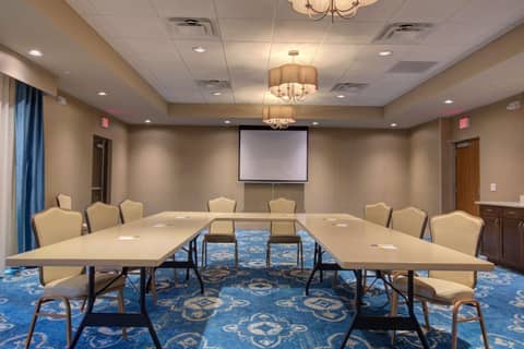 Hampton Inn & Suites by Hilton Tampa Busch Gardens Area — photo 5