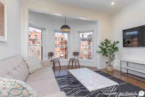 304 Newbury Street by Thatch — photo 6