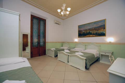 Hotel Desirèe — hotel room