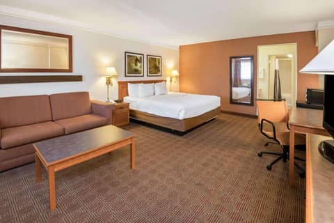 La Quinta Inn by Wyndham San Antonio Market Square — photo 3