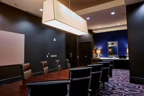 Embassy Suites Louisville Downtown — photo 6