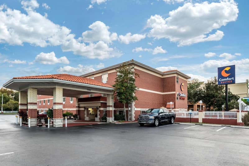 Comfort Suites Jacksonville Airport — building