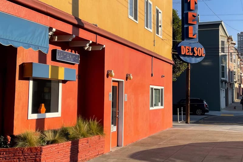 Hotel Del Sol — building