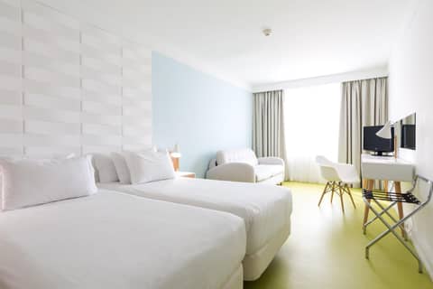Legendary Porto Hotel — hotel room