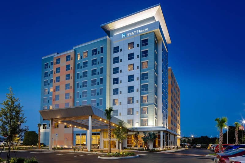 Hyatt House across from Universal Orlando Resort — building