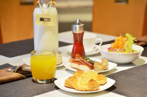 Courtyard by Marriott Hangzhou Wulin at West Lake — photo 3
