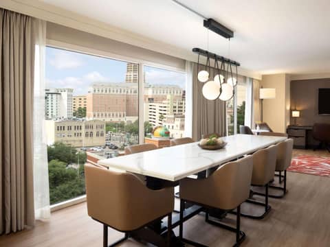 Hyatt Regency San Antonio Riverwalk — dining