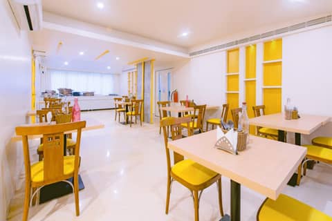 Bloom Hotel - Indiranagar — photo 2