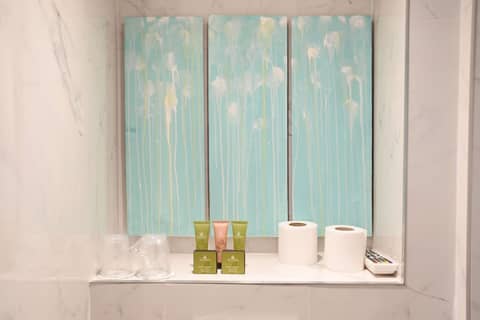 Hotel Aida Opera — bathroom