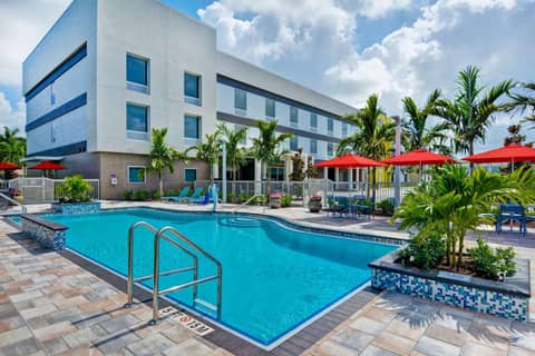 Home2 Suites By Hilton Naples I-75 Pine Ridge Road — photo 2