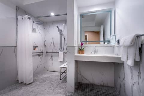 Beverly Hills Plaza Hotel & Spa — photo 4