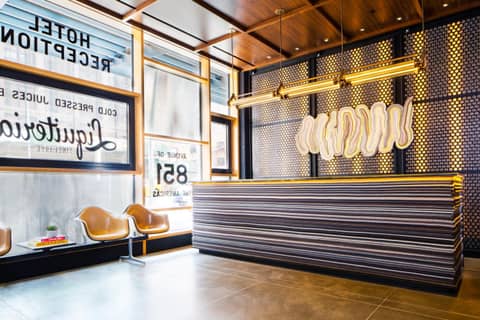 Kimpton Hotel Eventi by IHG — hotel reception