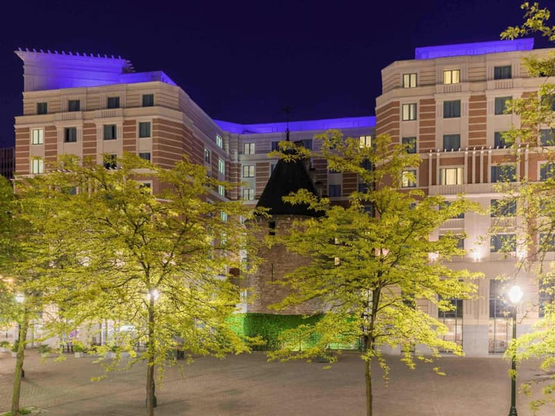 Novotel Brussels City Centre — building