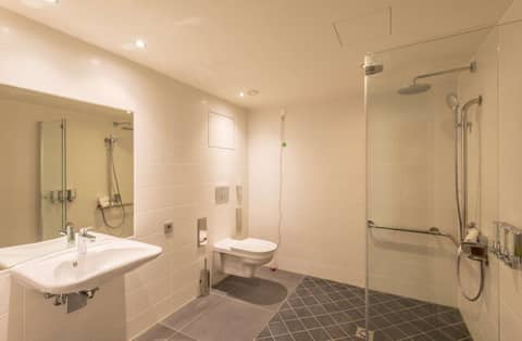 Hampton By Hilton Munich City West — photo 9