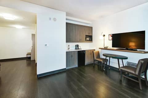 Holiday Inn Hotel & Suites - Calgary Airport North by IHG — photo 8