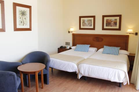Leonardo Hotel Torremolinos Costa Del Sol — bedroom