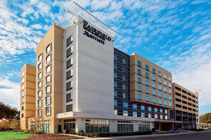 Fairfield Inn & Suites by Marriott Savannah Midtown — building