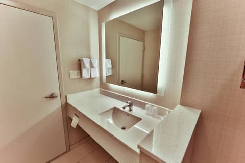 Fairfield Inn & Suites by Marriott Savannah Midtown — photo 8
