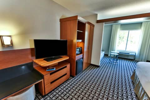 Fairfield Inn & Suites by Marriott Savannah Midtown — photo 9