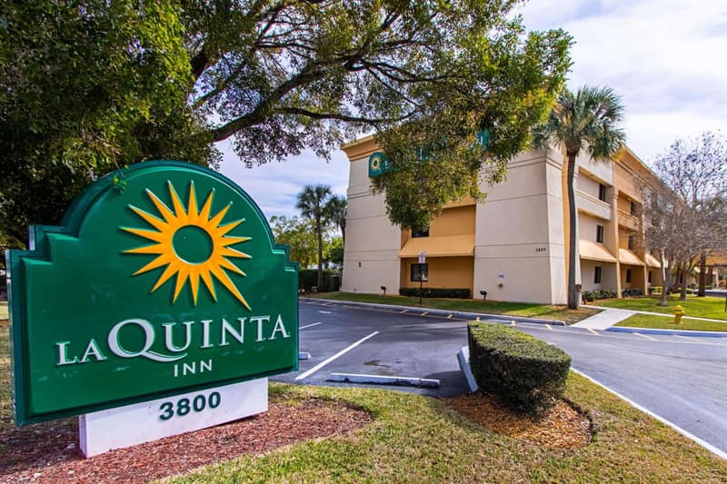 La Quinta Inn by Wyndham Ft. Lauderdale Tamarac East — building