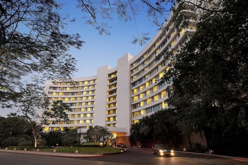Lakeside Chalet - Mumbai, Marriott Executive Apartments — photo 1