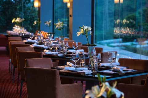 Lakeside Chalet - Mumbai, Marriott Executive Apartments — photo 8