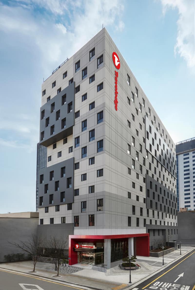 Travelodge Myeongdong Euljiro — building