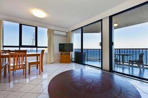 Surf Regency — hotel room