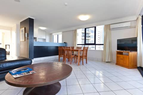 Surf Regency — hotel room