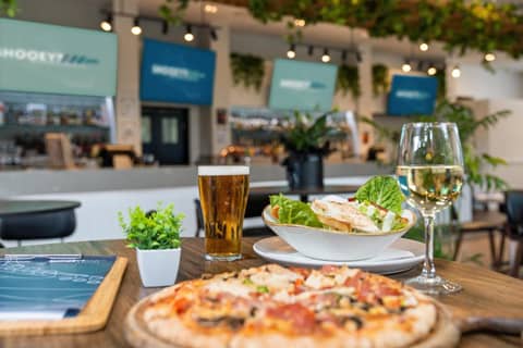 Crowne Plaza Surfers Paradise by IHG — dining