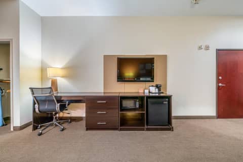 Restwell Inn & Suites I-45 North — photo 2